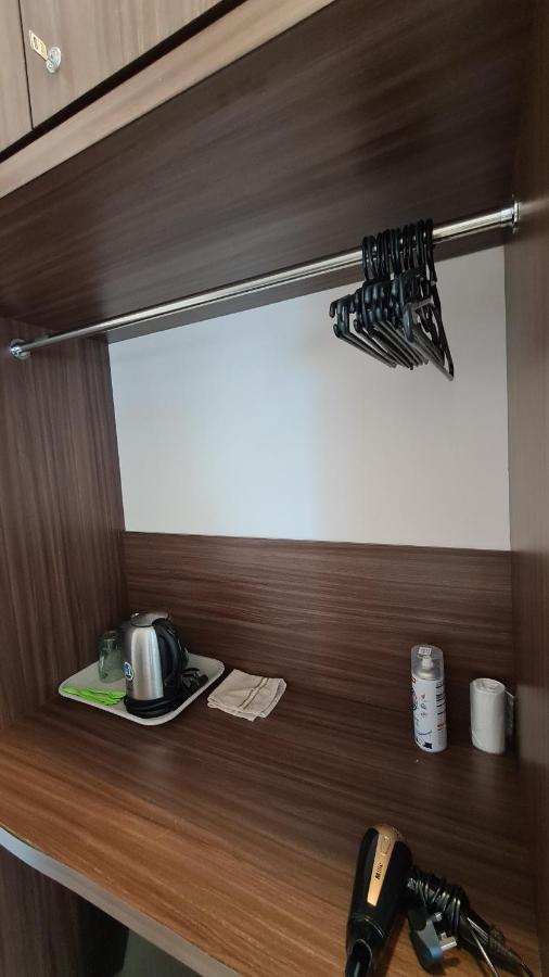 Aeropod Kk Corner Unit Near City And Airport 4 Pax Free Parking Kota Kinabalu Exterior photo